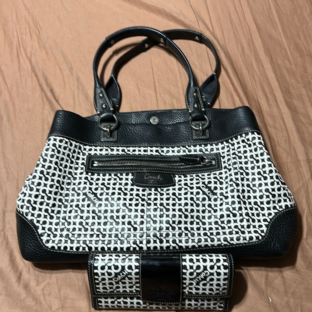 Coach shoulder bag with matching wallet. Priced to sell